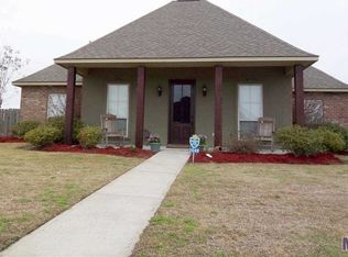 2049 High Point Dr, Zachary, LA 70791