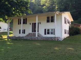 1530 Farmer St, Richlands, VA 24641