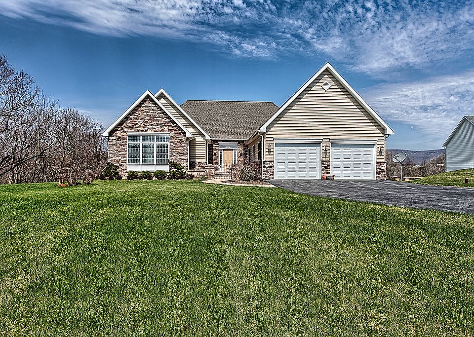 Flat open front yard 