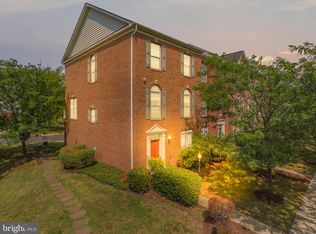 2165 Potomac Club Pkwy, Woodbridge, VA 22191
