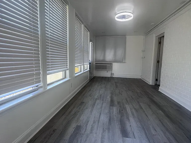 5825 Lamont Dr — Photo 29