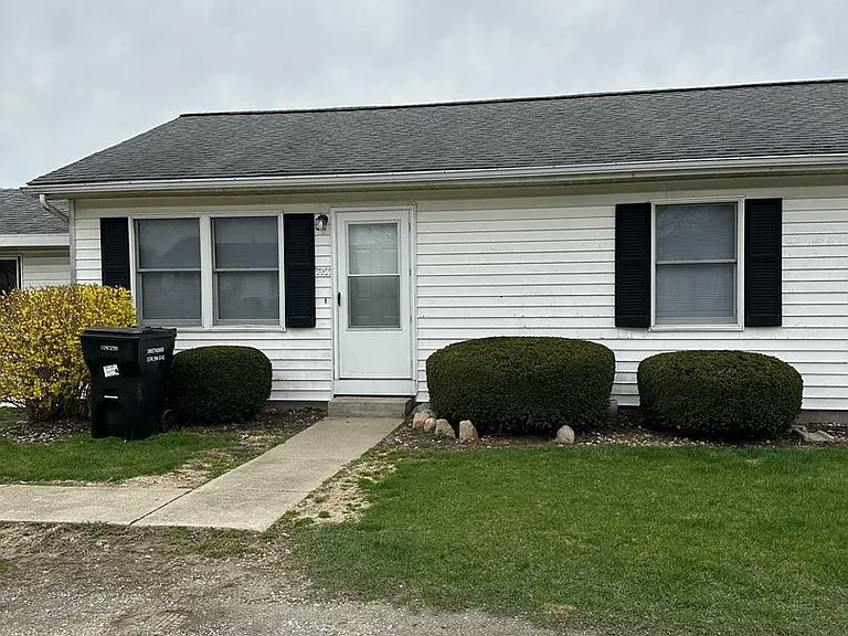 3955 & 3965 & (Laundry Room) N. Meadow Ridge Drive — Photo 1