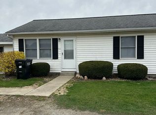 3955 & 3965 & (Laundry Room) N. Meadow Ridge Drive, Warsaw, IN 46582