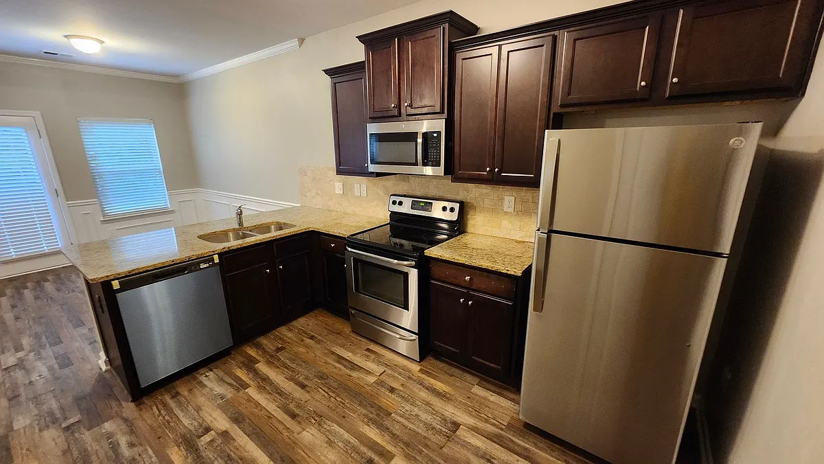 Building Photo - 4680 Ravenwood Loop