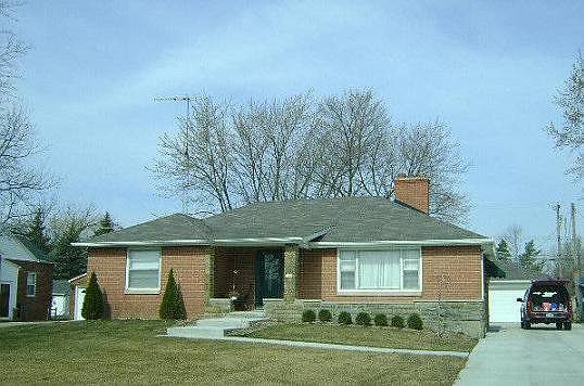1st image of 2450 Gratiot Blvd