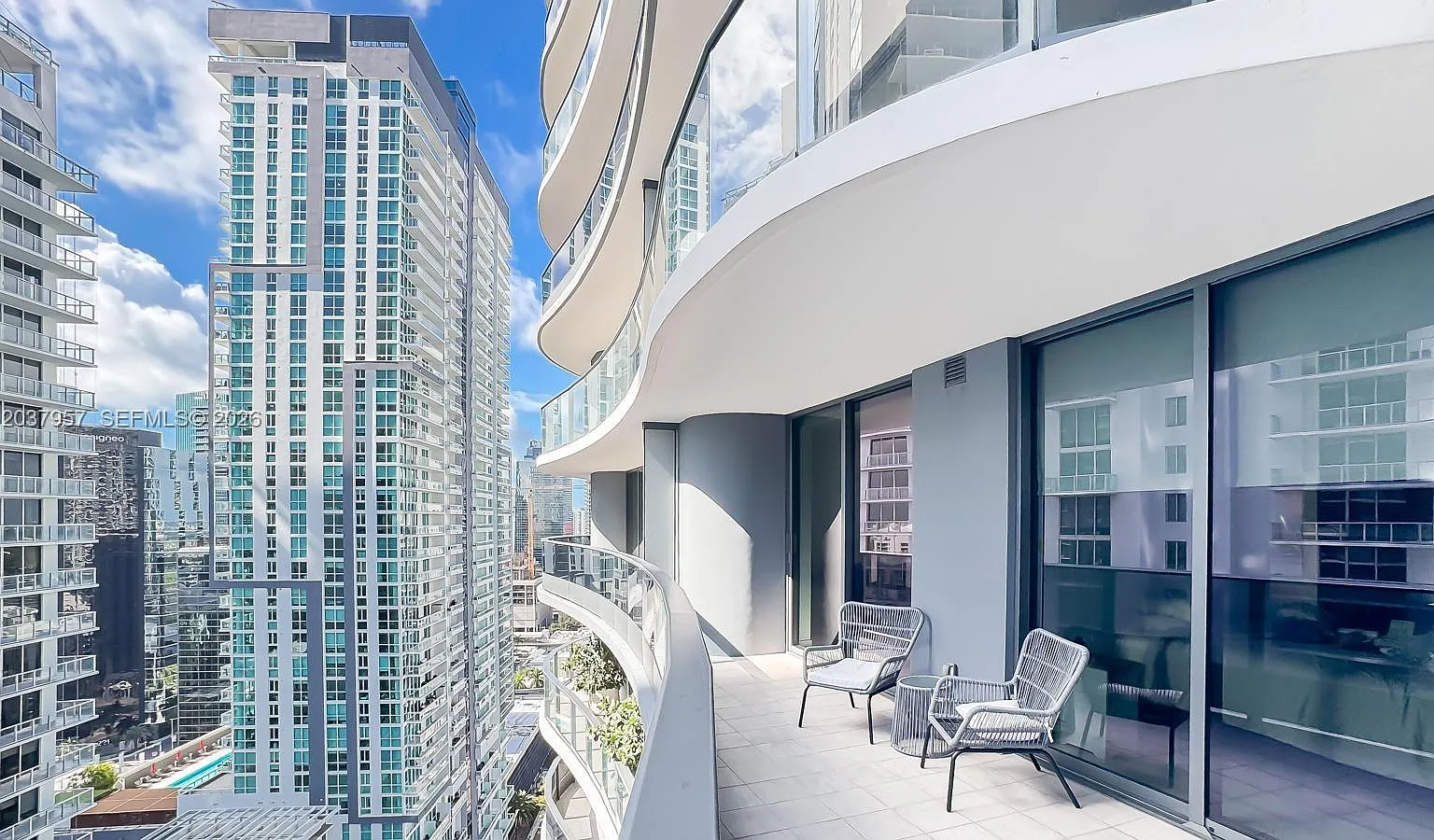 Brickell Flatiron Condo — Photo 1