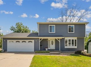 3008 Circle Hill Ct NE, Cedar Rapids, IA 52402