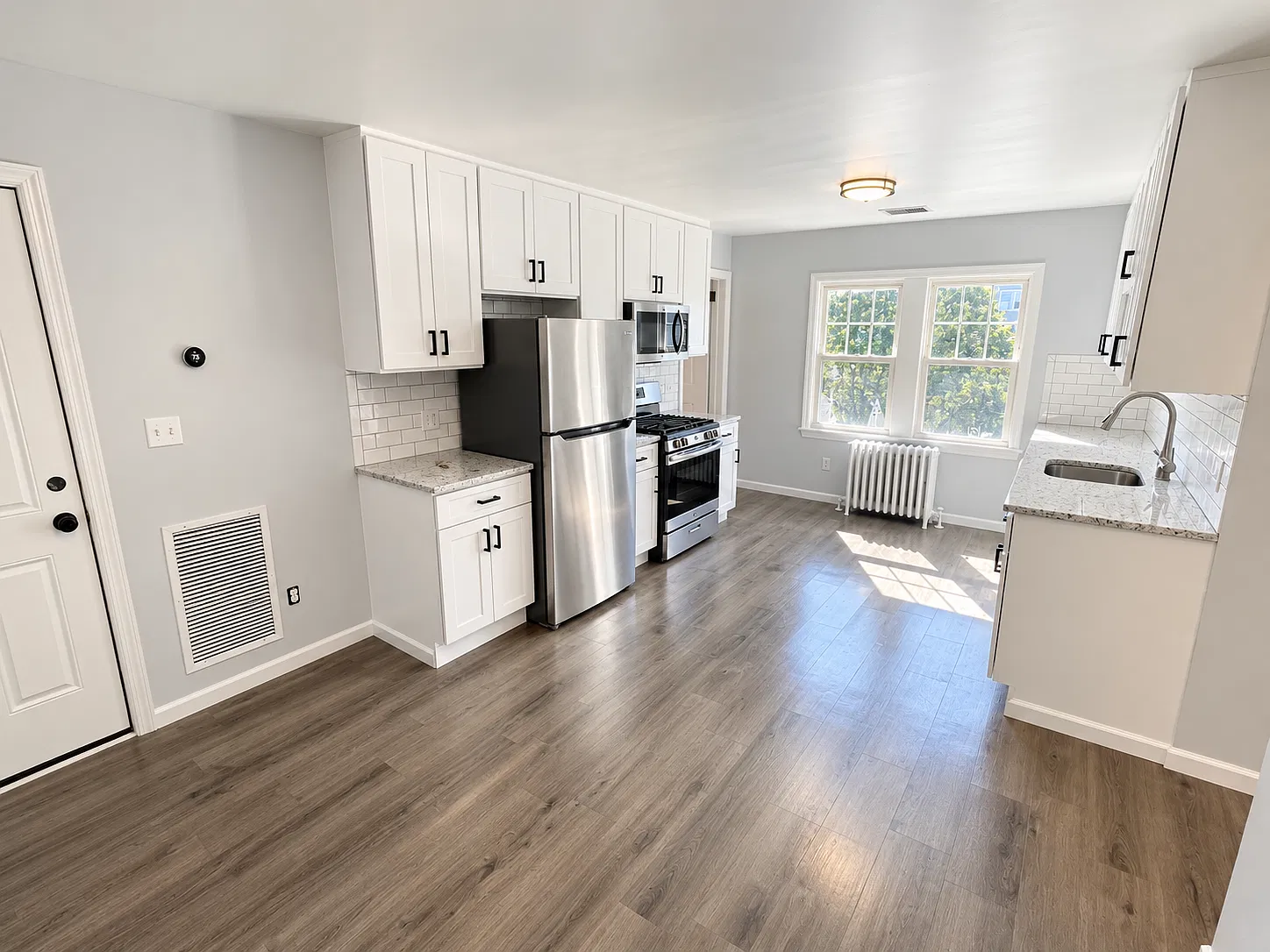 2 bed, 900 sqft, $3,000 — Photo 1