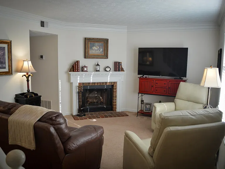 2504 Fair Oak Ct — Photo 7