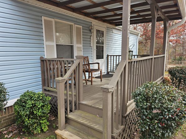 279 Tricycle Hill Ln