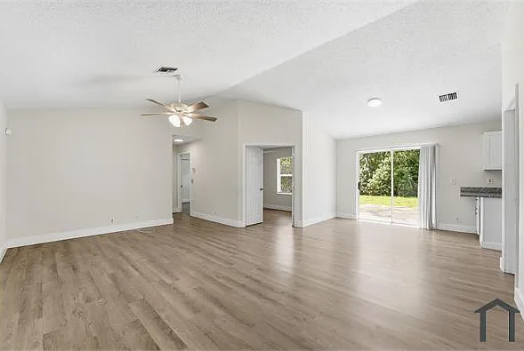 4 bed, 1450 sqft, $4,950 — Photo 4