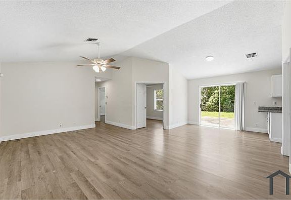 4th image of 17958 Orange Grove Blvd