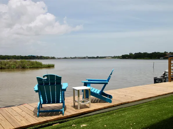 25 Cmdr Runco Ln, Seabrook, TX 77586