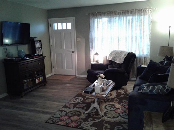 5th image of 609 Ardmore Cir