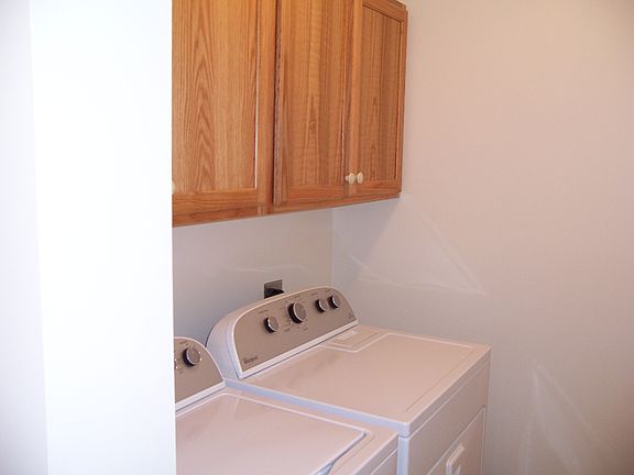 3rd image of 211 Van Dusen St