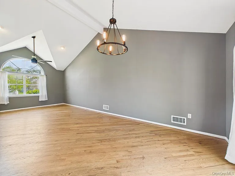 45 Willow St — Photo 10