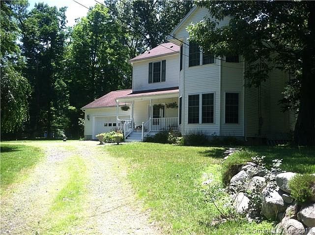 2nd image of 14 Glen Pines Ln