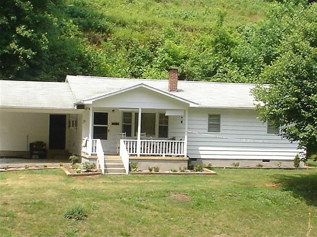 2nd image of 195 Russell Cove Rd
