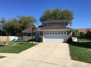 1270 Big Horn Trl, Carol Stream, IL 60188