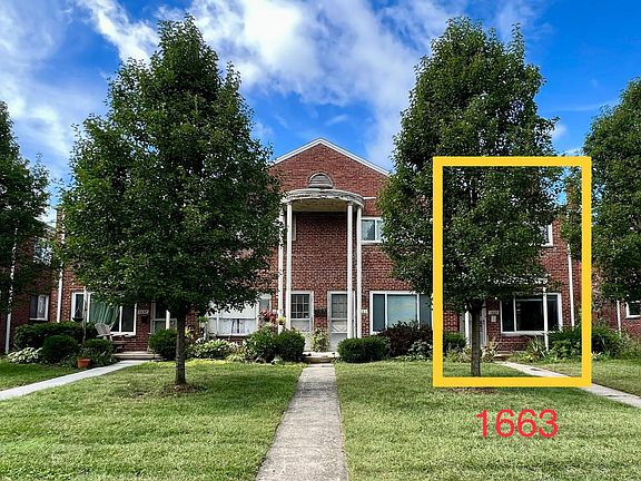 End Unit Townhome in Grandview, Ohio