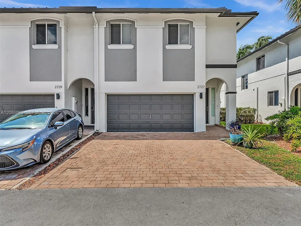 2727 Treasure Cove Cir #2727