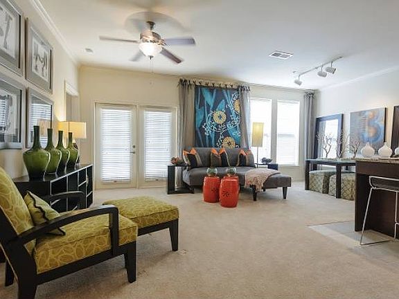 2nd image of 200 Birchall Ln APT 208