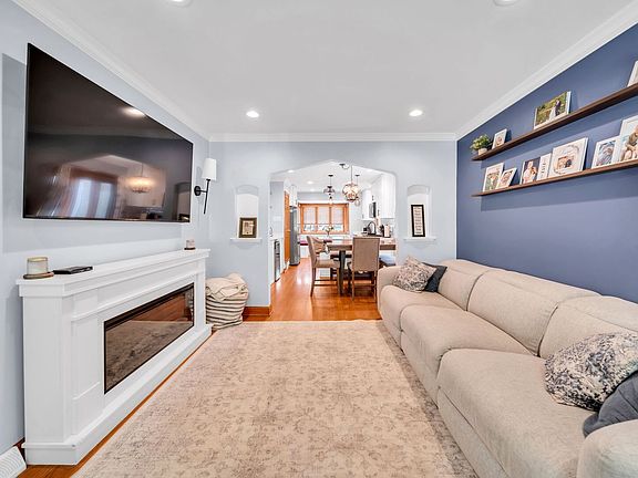 5th image of 10805 S Drake Ave