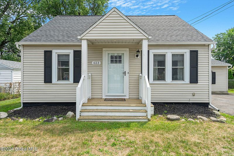 3rd image of 623 Mariaville Road
