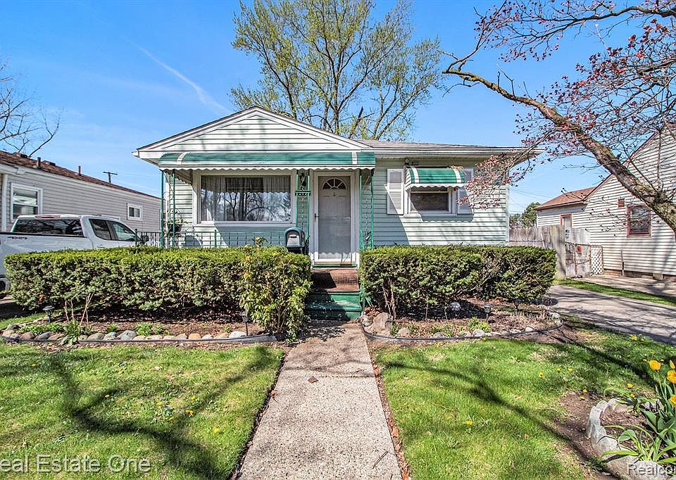12151 Cardwell St, Livonia, MI 48150 Zillow