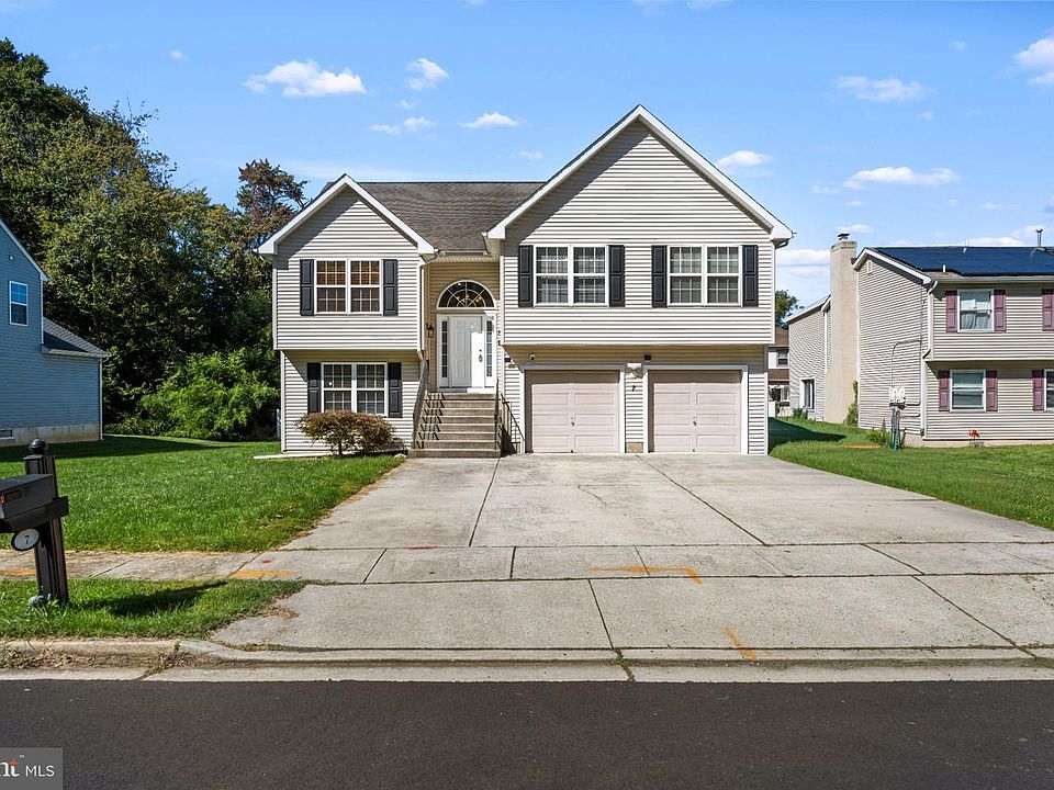 1st image of 7 Logan Dr