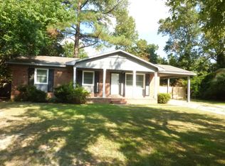 60 Morgan Ct, Spring Lake, NC 28390