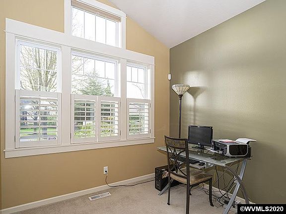 4th image of 745 Fairwood Crescent Dr