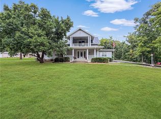 2045 McKinley Ave, Charleston, IL 61920