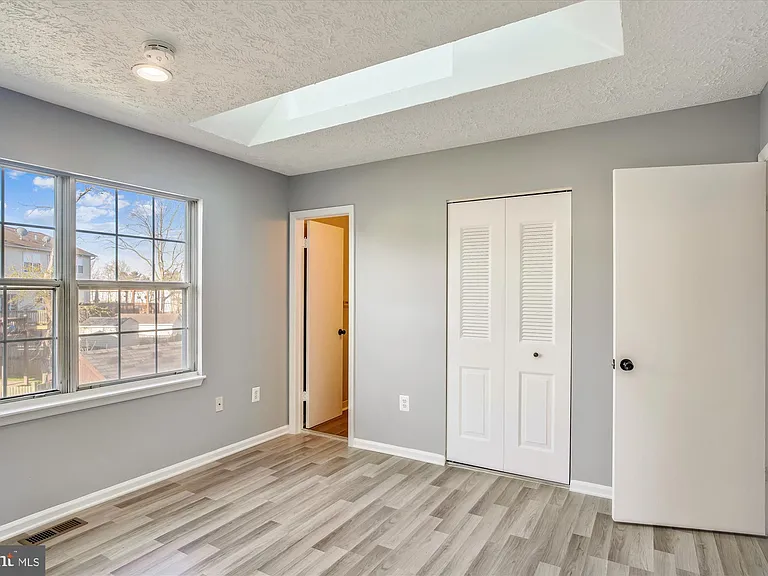 8603 Woodhue Ct — Photo 9