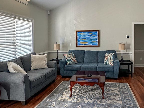 5th image of 655 Carrington Ln