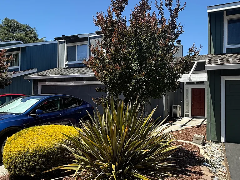 2905 Salem Dr — Photo 1