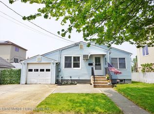 455 Stoneham St, Staten Island, NY 10306