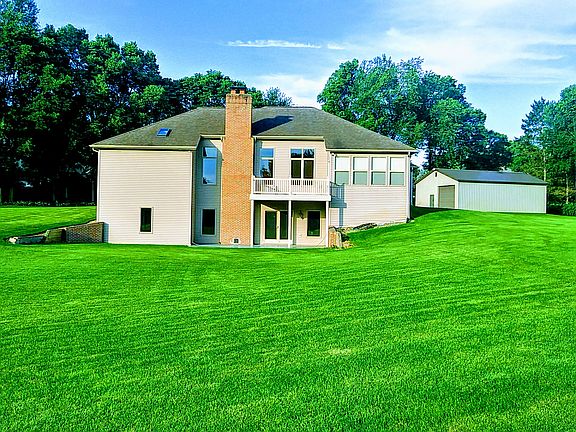 3rd image of 24151 Villa Ct