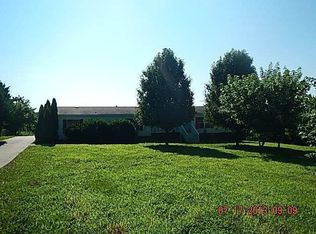 1008 Lauderdale Ln, Bethpage, TN 37022