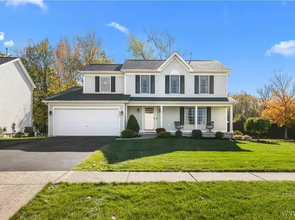 2280 Winterberry Dr, Lake View, NY 14085