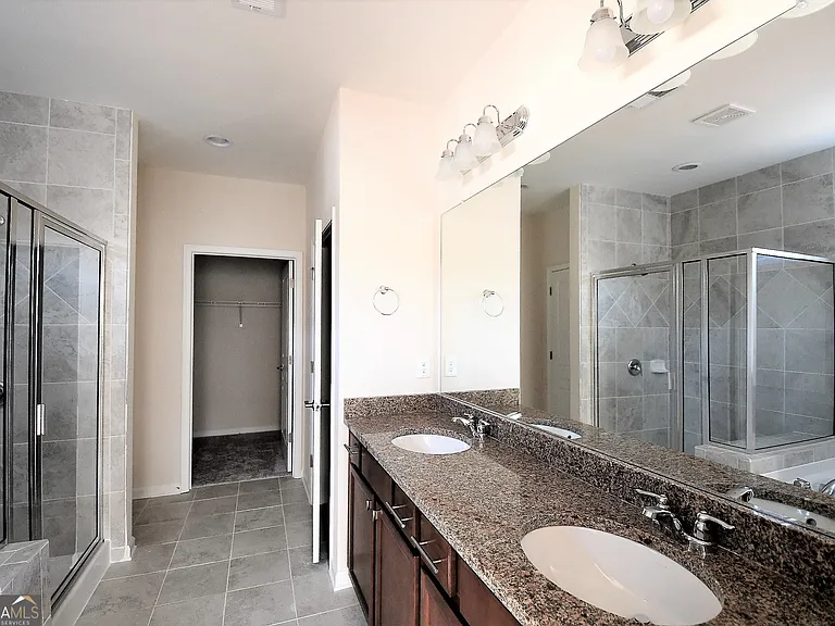 217 Florence Rd — Photo 10