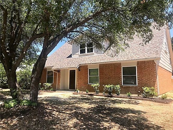 2nd image of 2701 Jewell Dr