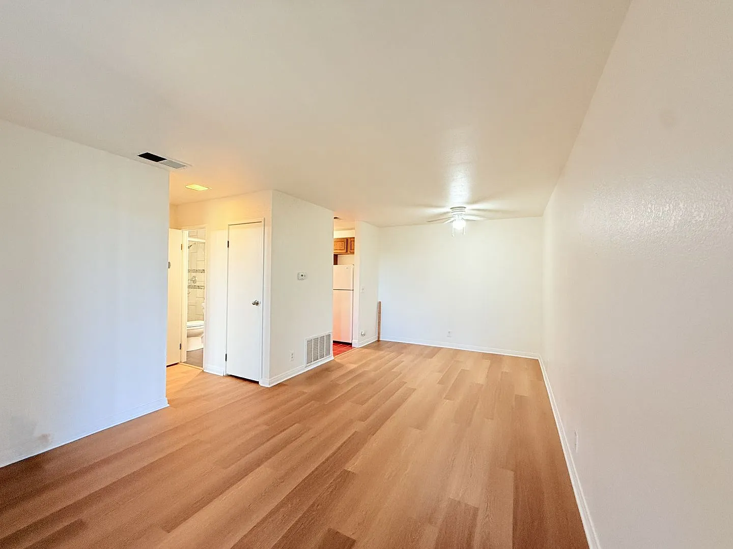 Coming Soon!! 1 Bedroom 1 Bathroom Condo In Palm Springs! — Photo 4