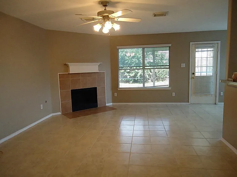 11047 Knobbley Oak Ct — Photo 13