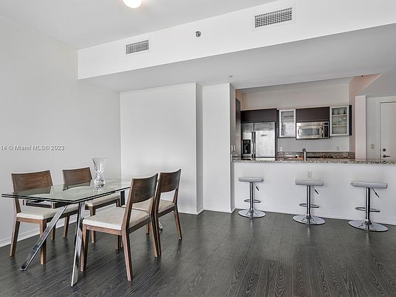 5th image of 951 Brickell Ave APT 2705