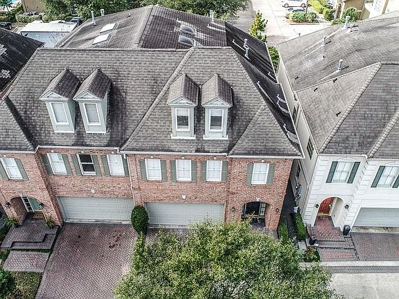 2nd image of 4124 N Boulevard Park