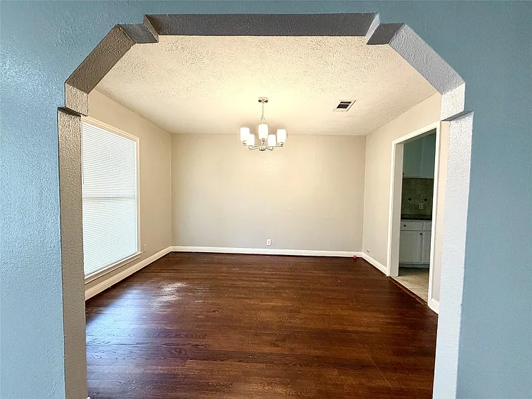 6637 Lozier St — Photo 3