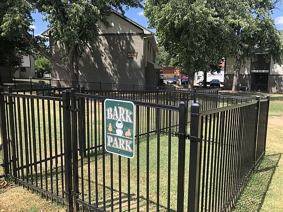 Large Dog park at Camden Oaks Apartments, Norman, OK