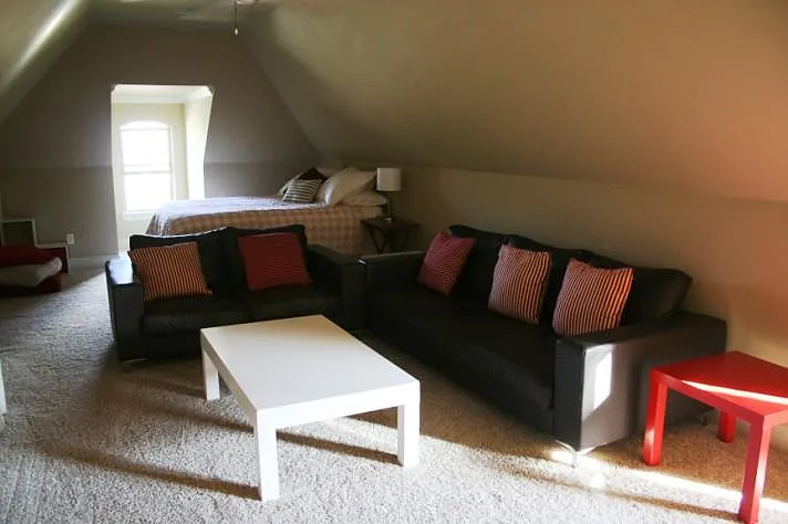 4 bed, 2864 sqft, $3,750 — Photo 4