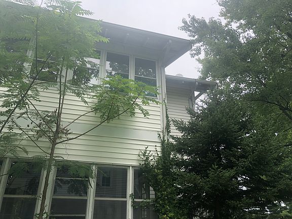 2nd image of 11 Miller Pl